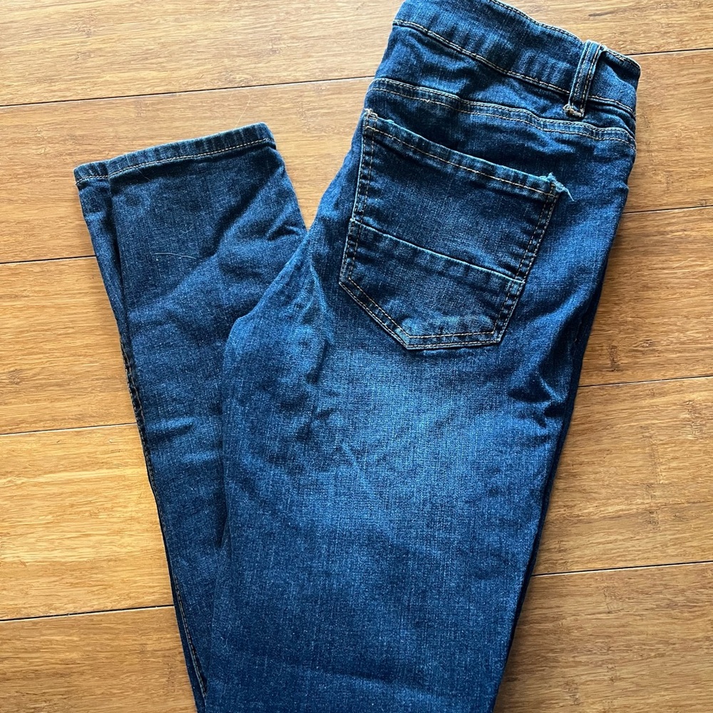Distressed jeans - Picture 2 of 3